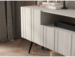 Stojąca szafka RTV Glamour ELPIS Kaszmir Mat 150 cm na czarnych nóżkach